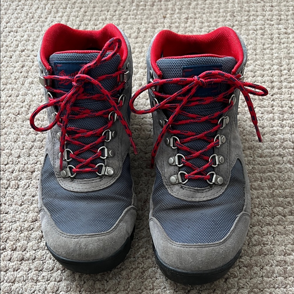 Danner Jag boot

80s retro style with modern specs